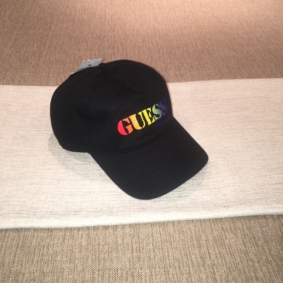Guess Cap - Picture 2 of 6